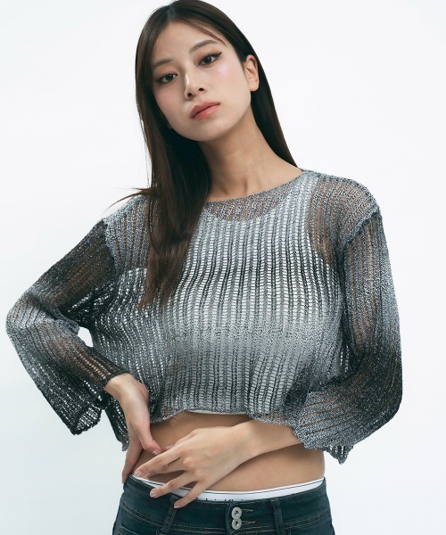 Clum(クルム)の「Cropped gradient sheer knit / クロップドグラデーションシアーニット(ニット/セーター・レディース・ブラック系・FREE)」の4枚目の写真