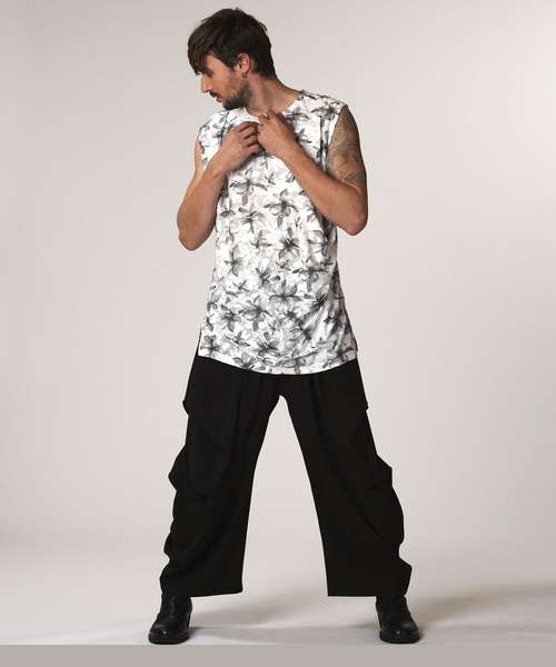 NO ID.（ノーアイディ）の「【NO ID.】Drape Sleeveless Pullover / ドレープ スリーブレス プルオーバー（Tシャツ/カットソー・メンズ・ホワイト/ブラック・ONE SIZE）」の8枚目の写真