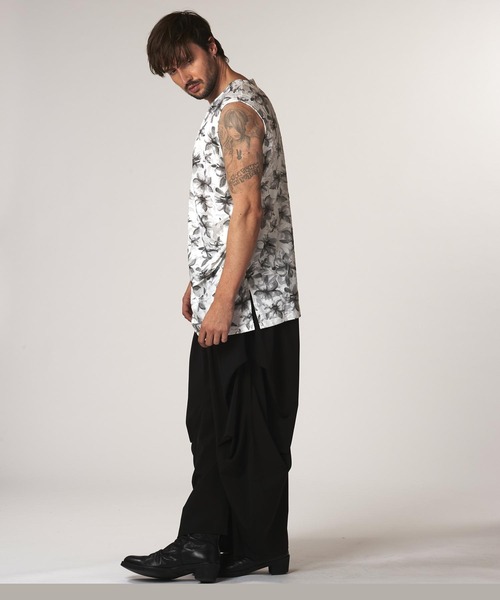 NO ID.（ノーアイディ）の「【NO ID.】Drape Sleeveless Pullover / ドレープ スリーブレス プルオーバー（Tシャツ/カットソー・メンズ・ホワイト/ブラック・ONE SIZE）」の9枚目の写真