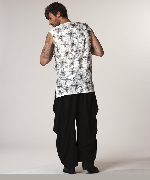 NO ID.（ノーアイディ）の「【NO ID.】Drape Sleeveless Pullover / ドレープ スリーブレス プルオーバー（Tシャツ/カットソー・メンズ・ホワイト/ブラック・ONE SIZE）」の10枚目の写真