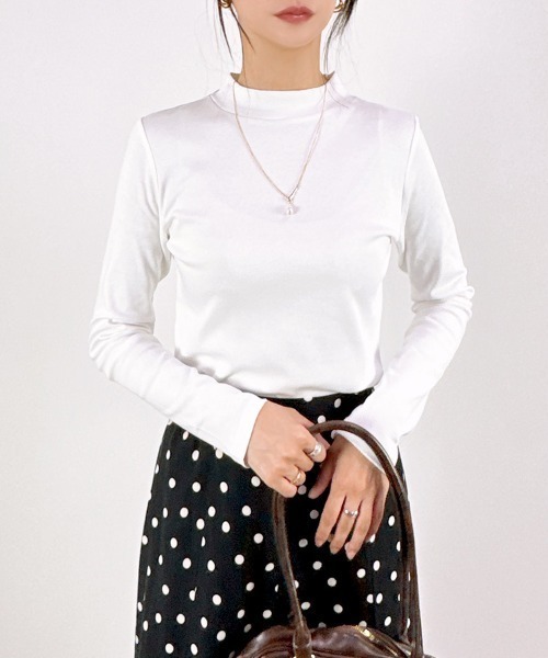 CLOTHY(クロシィ)の「【高すぎないハイネックで骨ストにも◎】コットン100%プチハイネック長袖Tシャツ(Tシャツ/カットソー・レディース・オフホワイト/ブラック/ネイビー/アイボリー/チャコールグレー/モカ/グレー・LARGE/MEDIUM/X-LARGE/XX-LARGE/SMALL)」の21枚目の写真
