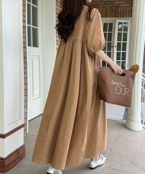 LAFFMO(ラフモ)の「Vネック半袖フレアワンピース(ワンピース・レディース・キャメル/ブラック/ホワイト・F)」の9枚目の写真