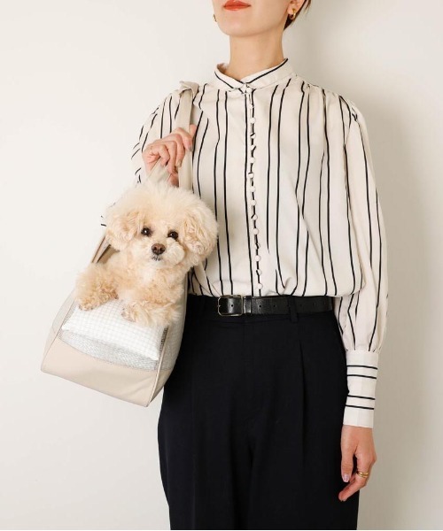 moncheri（モンシェリ）の「メッシュペットトートバッグ+冷感チェック柄ふんわりクッション付き（ペット用キャリーケース・レディース・ベージュ・M）」の6枚目の写真