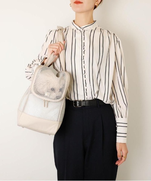 moncheri（モンシェリ）の「メッシュペットトートバッグ+冷感チェック柄ふんわりクッション付き（ペット用キャリーケース・レディース・ベージュ・M）」の8枚目の写真