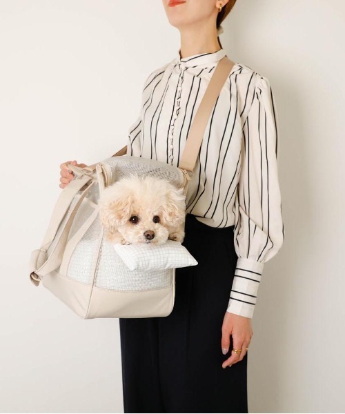 moncheri（モンシェリ）の「メッシュペットトートバッグ+冷感チェック柄ふんわりクッション付き（ペット用キャリーケース・レディース・ベージュ・M）」の9枚目の写真