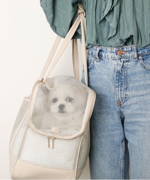 moncheri（モンシェリ）の「メッシュペットトートバッグ+冷感チェック柄ふんわりクッション付き（ペット用キャリーケース・レディース・ベージュ・M）」の12枚目の写真