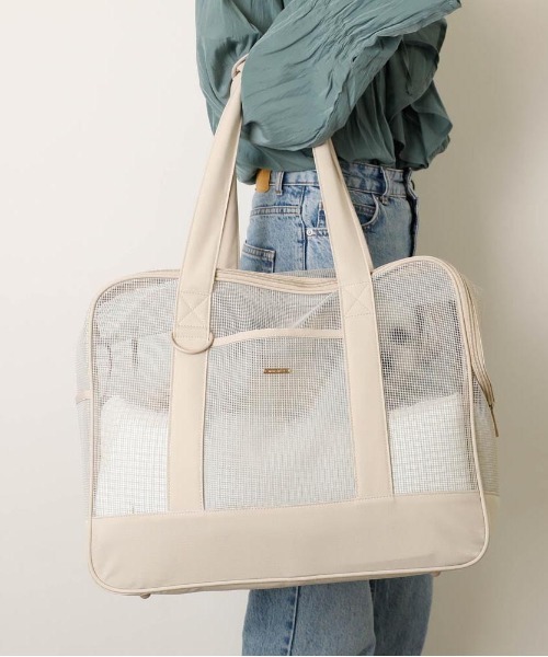 moncheri（モンシェリ）の「メッシュペットトートバッグ+冷感チェック柄ふんわりクッション付き（ペット用キャリーケース・レディース・ベージュ・M）」の14枚目の写真