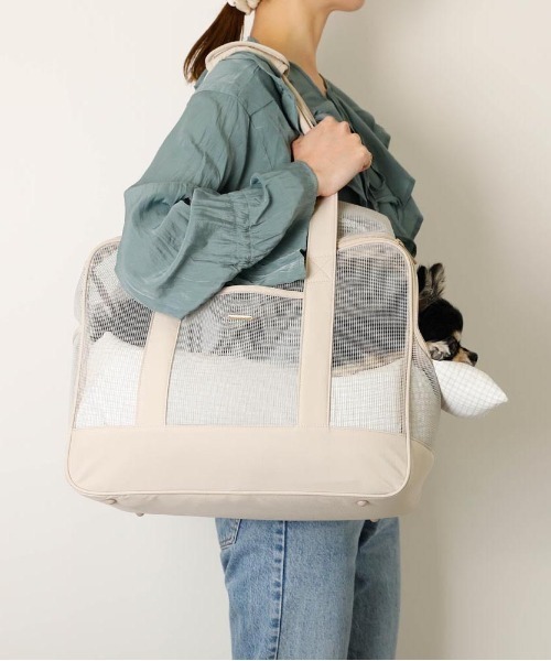 moncheri（モンシェリ）の「メッシュペットトートバッグ+冷感チェック柄ふんわりクッション付き（ペット用キャリーケース・レディース・ベージュ・M）」の16枚目の写真