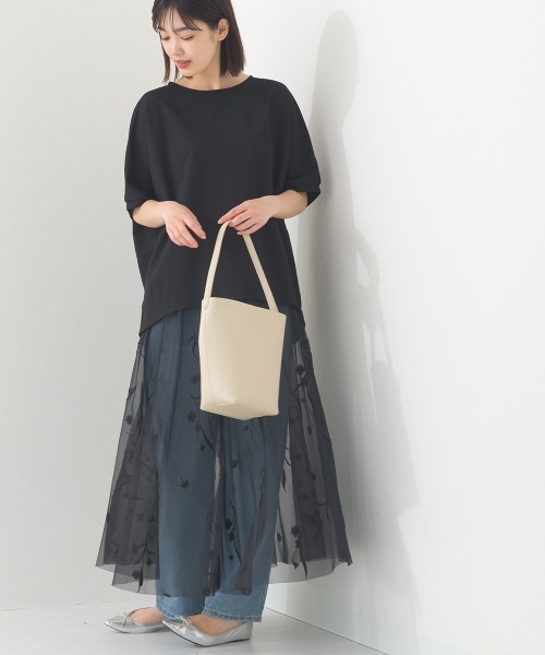 OMNES(オムネス)の「接触冷感ビッグシルエットプルオーバー半袖Tシャツ(Tシャツ/カットソー・レディース・アイボリー/ブラック/ブルー/レッド/ネイビー/ブラウン/ブルー系その他・FREE)」の9枚目の写真