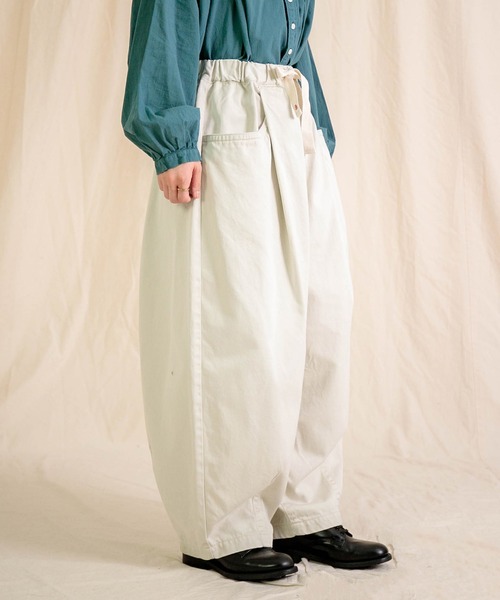 Brocante（ブロカント）の「[Brocante / ブロカント] チノ バロンパンツ（チノパンツ・レディース・アイボリー/ブラック/ベージュ・2）」の16枚目の写真