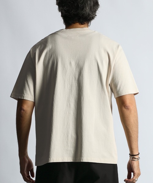 The DUFFER of ST.GEORGE（ザダファーオブセントジョージ）の「DUFFER CLASSIC TEE "DF STARS"：UKアーカイブ グラフィック Tシャツ（Tシャツ/カットソー・メンズ・アイボリー・MEDIUM/LARGE/X-LARGE）」の5枚目の写真