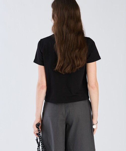 To b. by agnes b.（トゥービーバイアニエスベー）の「ロゴ オーガニックコットン 半袖 Tシャツ（Tシャツ/カットソー・レディース・ブラック・38/40）」の5枚目の写真
