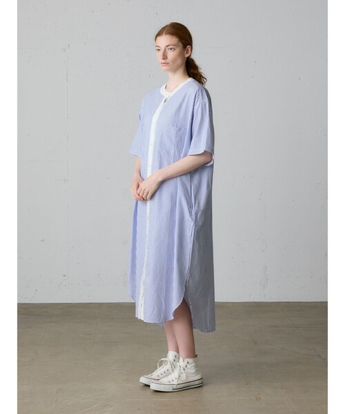 MidiUmi(ミディウミ)の「MidiUmi クレリックストライプシャツワンピース(ワンピース・レディース・ベージュ/ブラック/ライトブルー・FREE)」の8枚目の写真