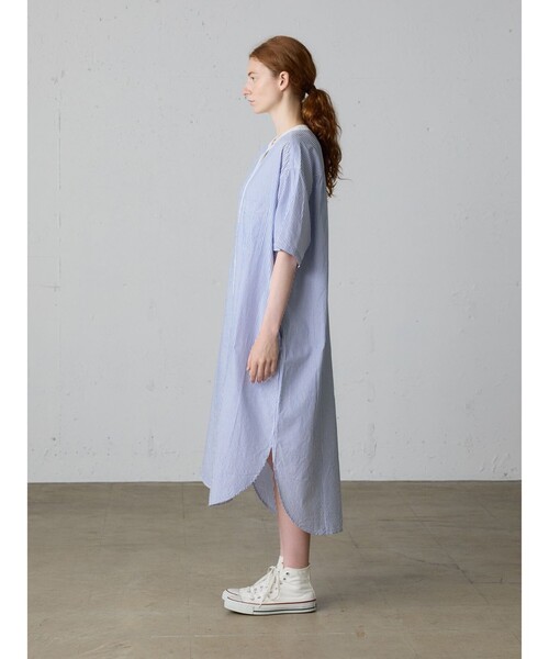 MidiUmi(ミディウミ)の「MidiUmi クレリックストライプシャツワンピース(ワンピース・レディース・ベージュ/ブラック/ライトブルー・FREE)」の9枚目の写真