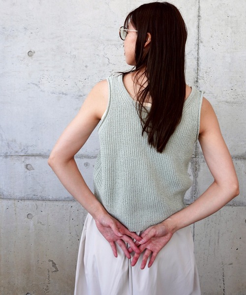 gossara(ゴサラ)の「リネンタッチ前開きニットタンク(タンクトップ・レディース・ベージュ/ホワイト/ブラック・FREE)」の12枚目の写真