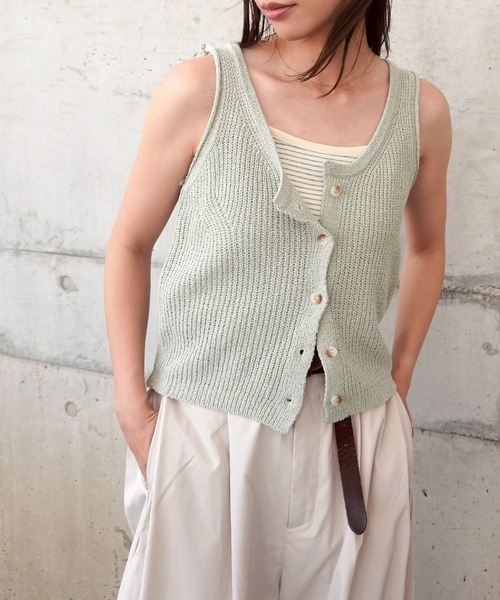 gossara(ゴサラ)の「リネンタッチ前開きニットタンク(タンクトップ・レディース・ベージュ/ホワイト/ブラック・FREE)」の9枚目の写真