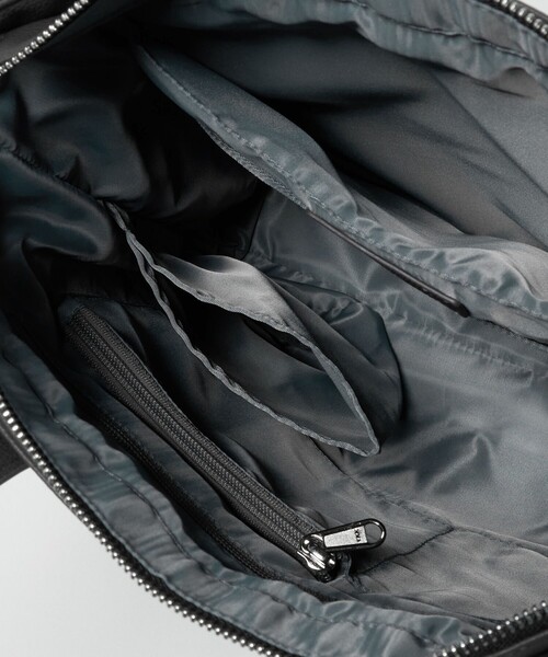 green label relaxing(グリーンレーベルリラクシング)の「【WEB限定】GLR レザーライク ファンクショナル トートバッグ(トートバッグ・メンズ・ダークグレー/ブラック・FREE)」の15枚目の写真