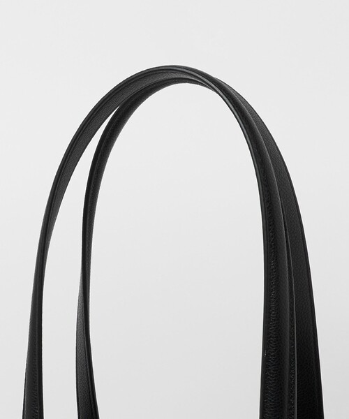 green label relaxing(グリーンレーベルリラクシング)の「【WEB限定】GLR レザーライク ファンクショナル トートバッグ(トートバッグ・メンズ・ダークグレー/ブラック・FREE)」の21枚目の写真