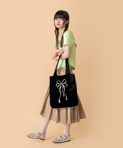 Casselini(キャセリーニ)の「Casselini(キャセリーニ)リボンエンブロイダリートート(トートバッグ・レディース・ブラック/ブルー/イエロー・FREE)」の7枚目の写真