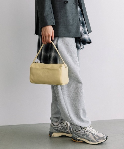 Beau're(ヴュレ)の「【BEAURE/ビュレ】Simple ボストン Bag(ボストンバッグ・レディース・イエロー/ブラウン/ブラック・FREE)」の3枚目の写真