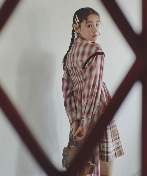 JILL by JILL STUART(ジルバイジルスチュアート)の「◇オンブレーチェック短丈シャツ(シャツ/ブラウス・レディース・ブラック系その他/グレー系その他/レッド系その他・FREE)」の4枚目の写真