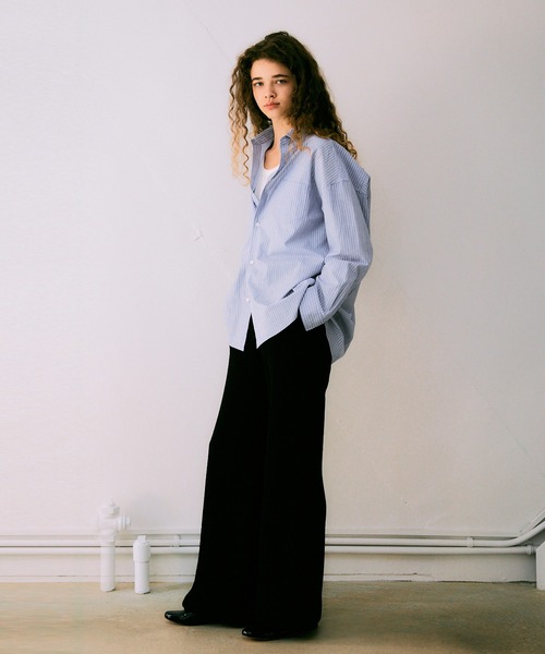 NOISE MAKER（ノイズメーカー）の「クロップド丈オーバーサイズシャツ【MADE IN JAPAN】（シャツ/ブラウス・レディース・ブルー/ネイビー・FREE）」の6枚目の写真