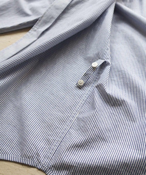 NOISE MAKER（ノイズメーカー）の「クロップド丈オーバーサイズシャツ【MADE IN JAPAN】（シャツ/ブラウス・レディース・ブルー/ネイビー・FREE）」の5枚目の写真