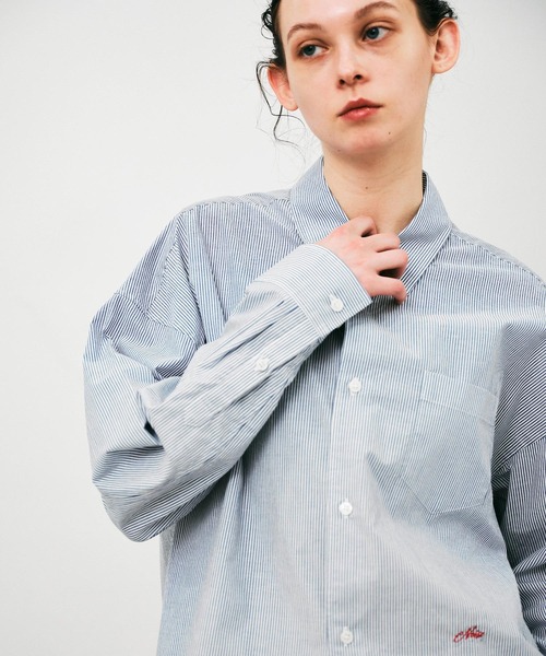 NOISE MAKER（ノイズメーカー）の「クロップド丈オーバーサイズシャツ【MADE IN JAPAN】（シャツ/ブラウス・レディース・ブルー/ネイビー・FREE）」の17枚目の写真