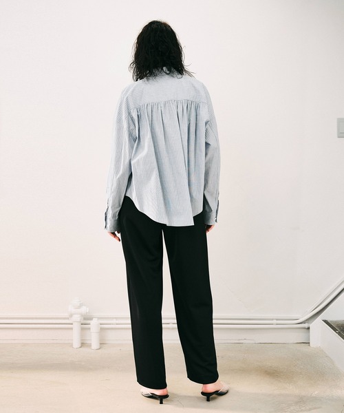 NOISE MAKER（ノイズメーカー）の「クロップド丈オーバーサイズシャツ【MADE IN JAPAN】（シャツ/ブラウス・レディース・ブルー/ネイビー・FREE）」の15枚目の写真