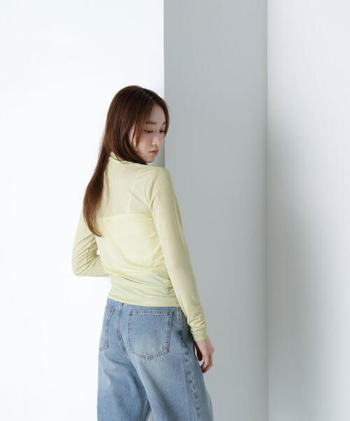 NATURAL BEAUTY BASIC（ナチュラルビューティーベーシック）の「◇【Oggi掲載】シアーカットソーシリーズ ハイネック（Tシャツ/カットソー・レディース・ピンク/イエロー/グレー/オフホワイト・FREE）」の16枚目の写真