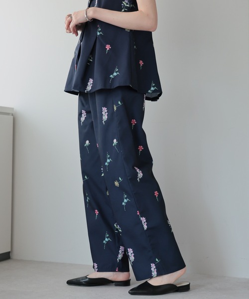 amini（アミニ）の「【2025 AW】花柄プリントパンツ（その他パンツ・レディース・ベージュ/ネイビー/ブラック・MEDIUM）」の18枚目の写真