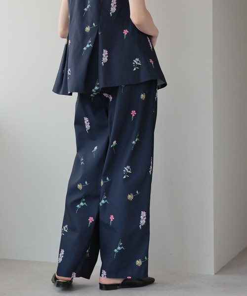 amini（アミニ）の「【2025 AW】花柄プリントパンツ（その他パンツ・レディース・ベージュ/ネイビー/ブラック・MEDIUM）」の22枚目の写真