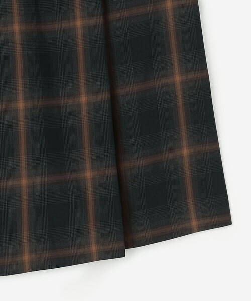 nicholson&nicholson（ニコルソンアンドニコルソン）の「nicholson & nicholson | ウォッシュドコットン チェック タックスカート WOMEN（スカート・レディース・グレー系その他/ブラウン系その他・36）」の7枚目の写真