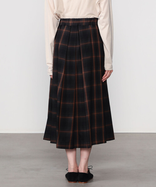 nicholson&nicholson（ニコルソンアンドニコルソン）の「nicholson & nicholson | ウォッシュドコットン チェック タックスカート WOMEN（スカート・レディース・グレー系その他/ブラウン系その他・36）」の10枚目の写真