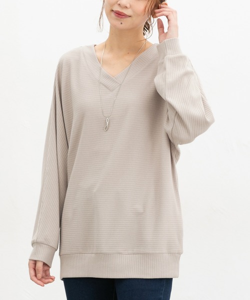 Honeys(ハニーズ)の「アクセ付ドルマントップス(Tシャツ/カットソー・レディース・イエロー/ブルーグリーン/ブラック/ボルドー/ブラウン/ベージュ/ヘザーチャコール・M/LL/L)」の4枚目の写真