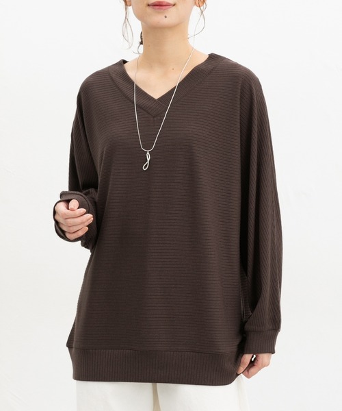 Honeys(ハニーズ)の「アクセ付ドルマントップス(Tシャツ/カットソー・レディース・イエロー/ブルーグリーン/ブラック/ボルドー/ブラウン/ベージュ/ヘザーチャコール・M/LL/L)」の3枚目の写真