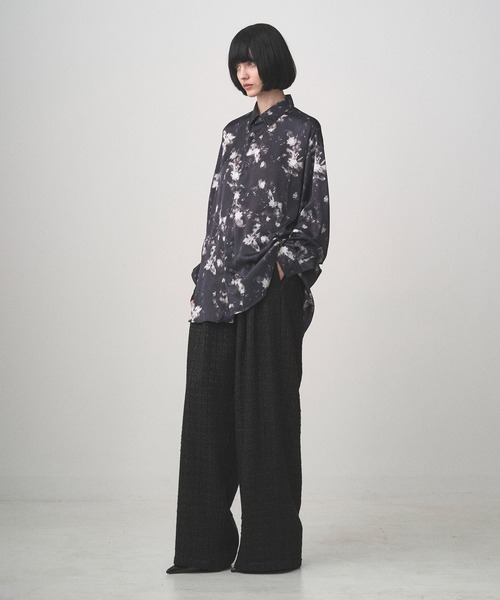 Juha（ユハ）の「FLORAL SHIRT（シャツ/ブラウス・メンズ・ブラック/ホワイト・3/4）」の4枚目の写真