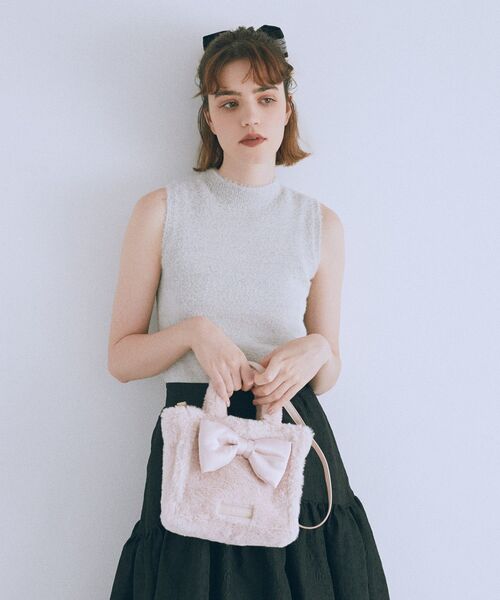 Maison de FLEUR（メゾンドフルール）の「サテンリボンファー2Wayスクエアトートバッグ（トートバッグ・レディース・オフホワイト/ピンク・FREE）」の6枚目の写真