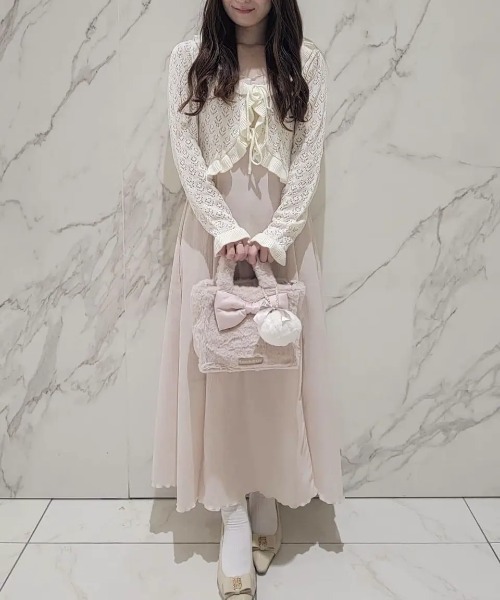 Maison de FLEUR（メゾンドフルール）の「サテンリボンファー2Wayスクエアトートバッグ（トートバッグ・レディース・オフホワイト/ピンク・FREE）」の17枚目の写真