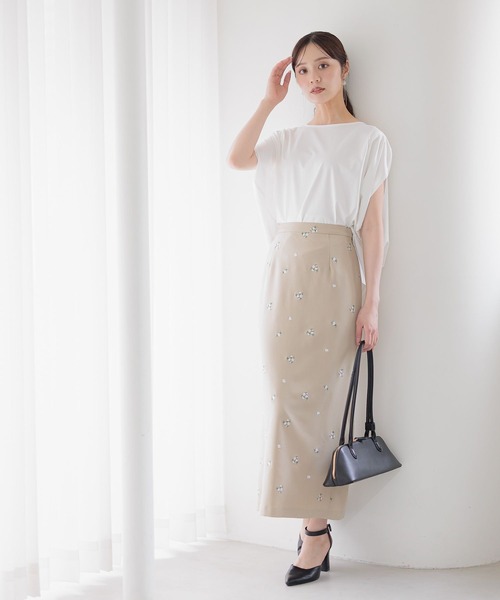 Andemiu（アンデミュウ）の「シシュウIラインスカート581946（スカート・レディース・ベージュ/ブラック・SMALL/MEDIUM）」の3枚目の写真