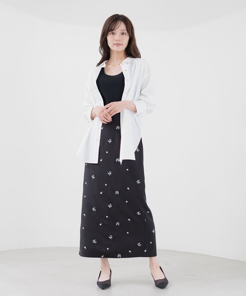 Andemiu（アンデミュウ）の「シシュウIラインスカート581946（スカート・レディース・ベージュ/ブラック・SMALL/MEDIUM）」の8枚目の写真