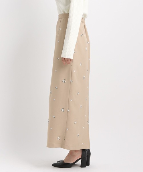 Andemiu（アンデミュウ）の「シシュウIラインスカート581946（スカート・レディース・ベージュ/ブラック・SMALL/MEDIUM）」の14枚目の写真