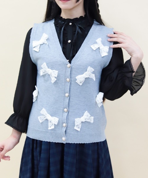 axes femme POETIQUE(アクシーズファムポエティック)の「レースリボン付きニットベスト(カーディガン/ボレロ・レディース・ラベンダー/グレー/ピンク・MEDIUM)」の1枚目の写真