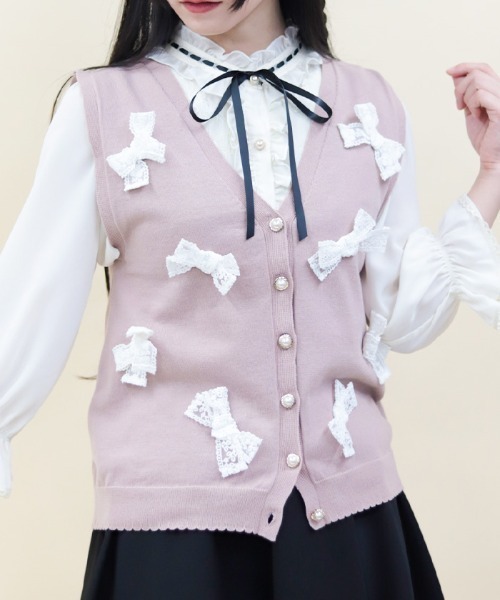 axes femme POETIQUE(アクシーズファムポエティック)の「レースリボン付きニットベスト(カーディガン/ボレロ・レディース・ラベンダー/グレー/ピンク・MEDIUM)」の3枚目の写真