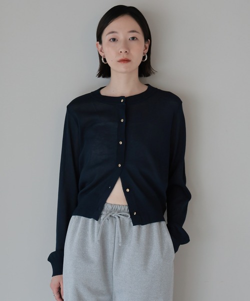 amini（アミニ）の「UVカット接触冷感シアーカーディガン（カーディガン/ボレロ・レディース・ネイビー/ホワイト/レッド/ブラック/グレー・MEDIUM）」の4枚目の写真