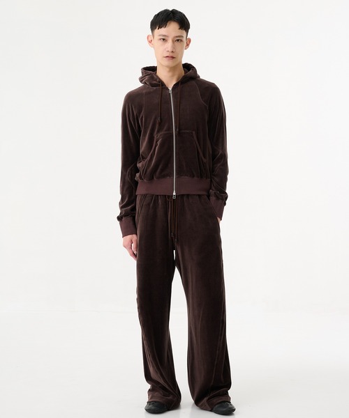 NVRFRGT(ネヴァーフォーゲット)の「【NVRFRGT】VELOUR ZIP UP HOODIE(パーカー・メンズ・ブラウン・1/2)」の2枚目の写真