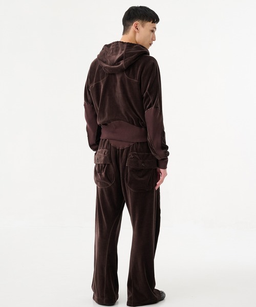 NVRFRGT(ネヴァーフォーゲット)の「【NVRFRGT】VELOUR ZIP UP HOODIE(パーカー・メンズ・ブラウン・1/2)」の4枚目の写真