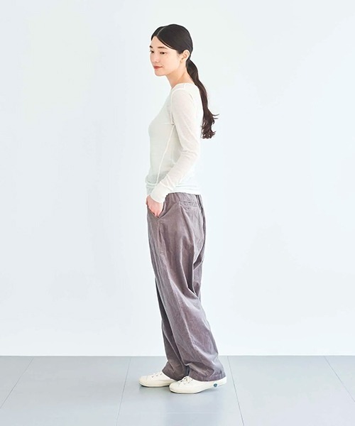 HAU(ハウ)の「クルーネック washable wool(ニット/セーター・レディース・チャコールグレー/アイボリー・MEDIUM)」の6枚目の写真
