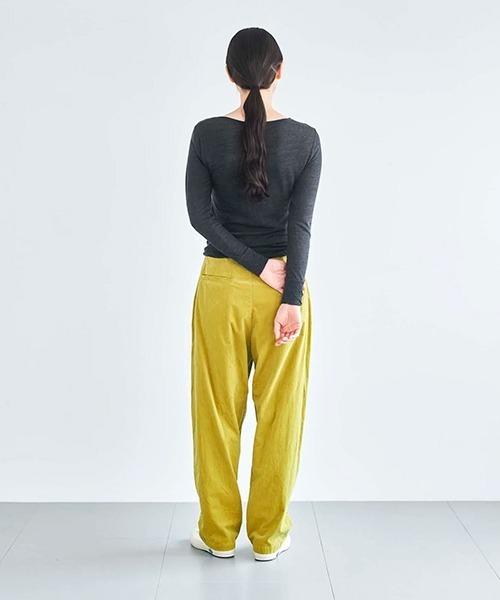 HAU(ハウ)の「クルーネック washable wool(ニット/セーター・レディース・チャコールグレー/アイボリー・MEDIUM)」の8枚目の写真