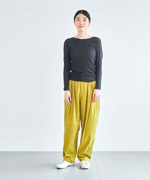 HAU(ハウ)の「クルーネック washable wool(ニット/セーター・レディース・チャコールグレー/アイボリー・MEDIUM)」の9枚目の写真
